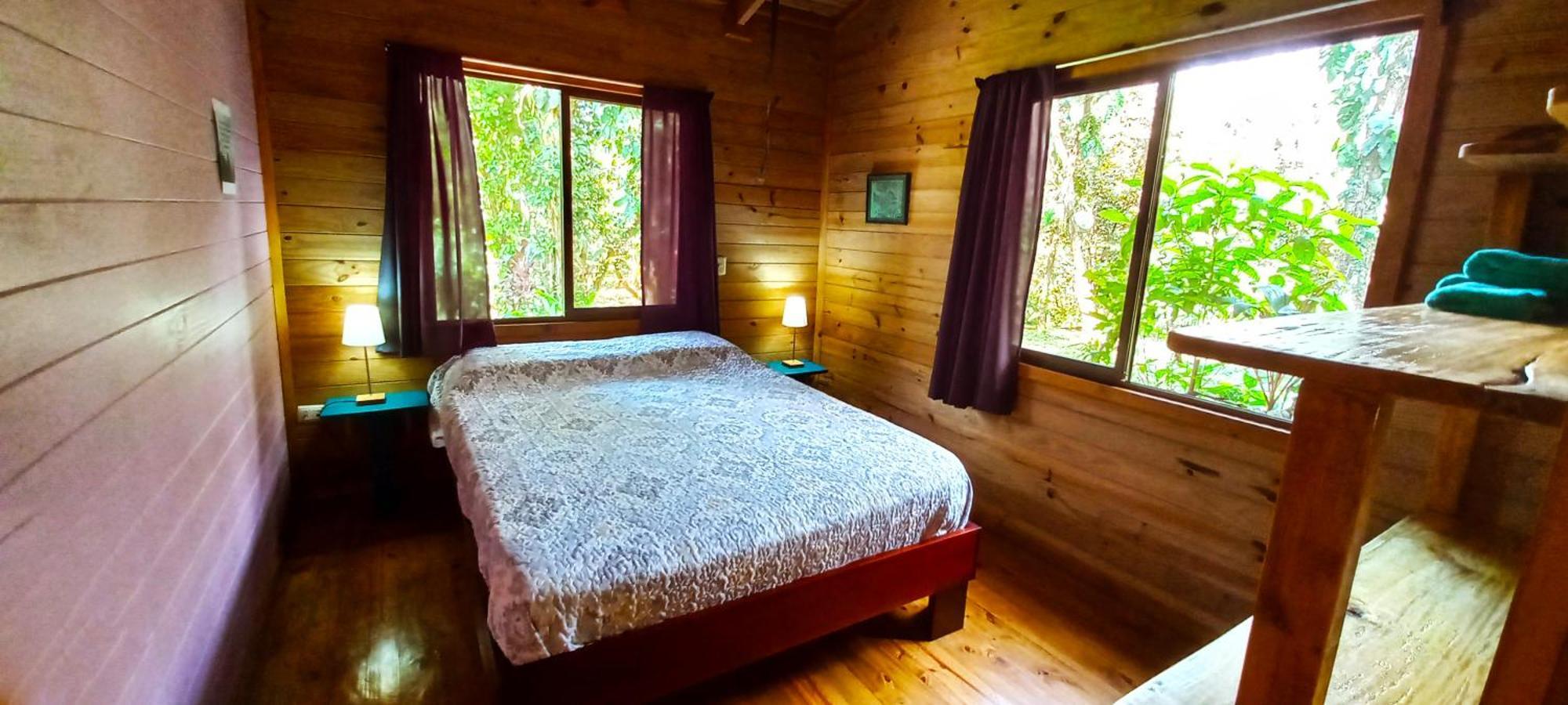 Cabinas Costa Tropicana *