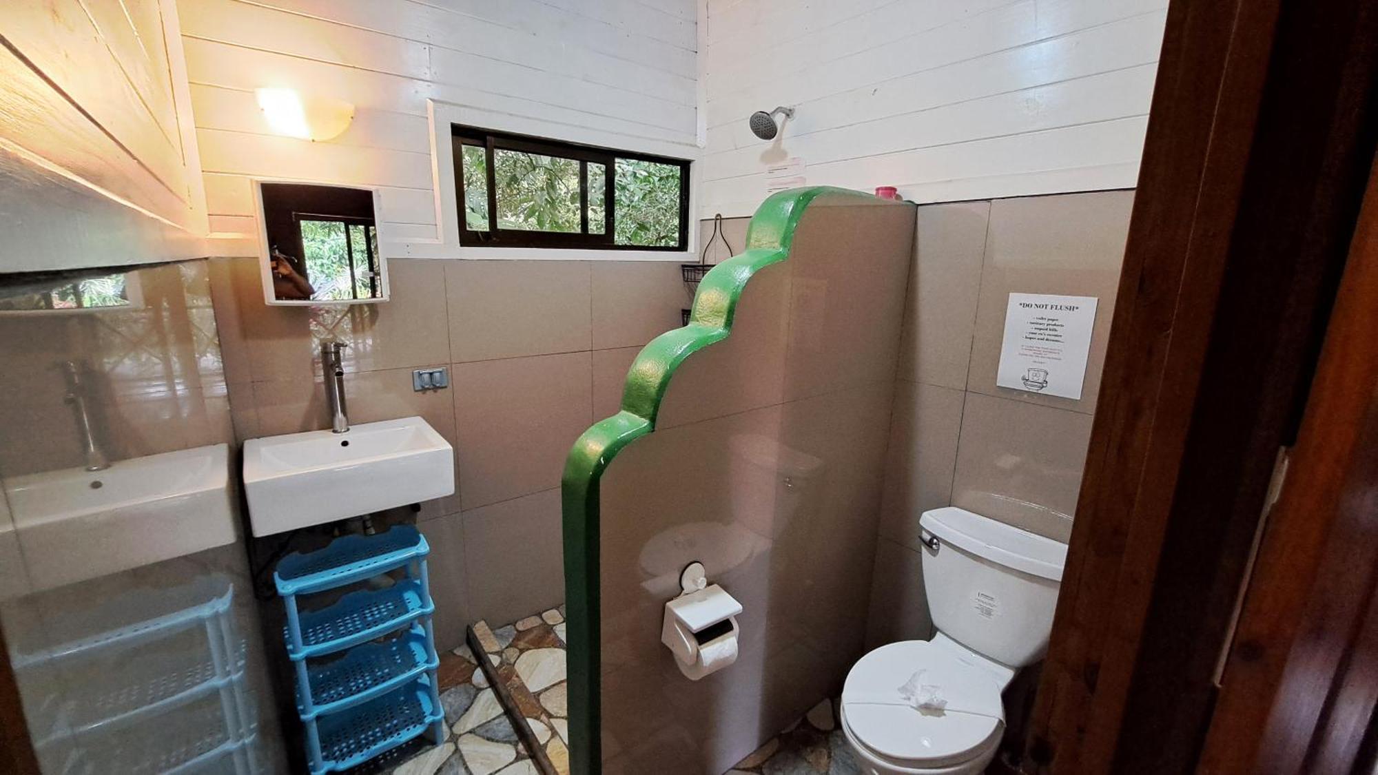 Cabinas Costa Tropicana