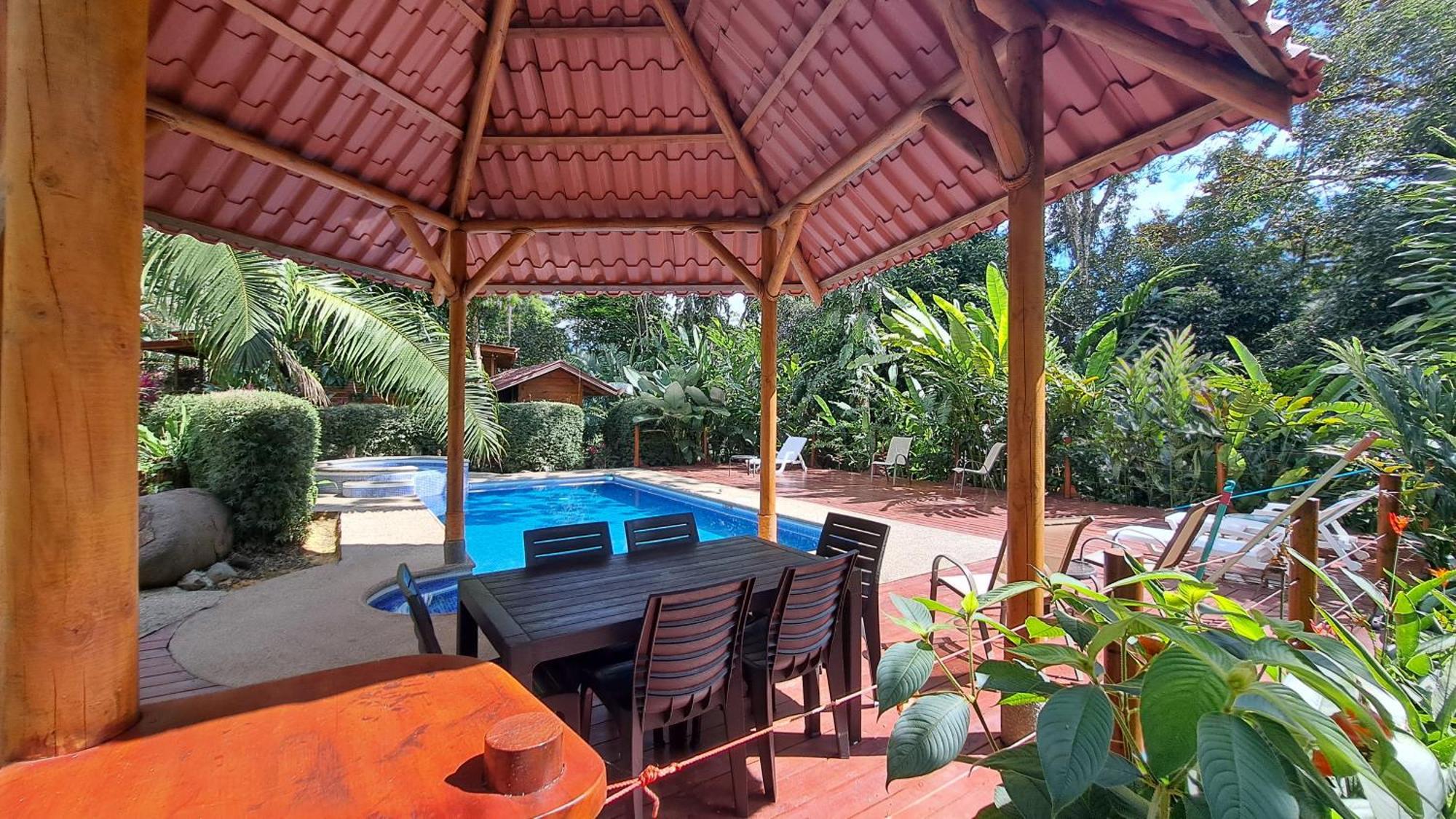 Cabinas Costa Tropicana Lodge Uvita