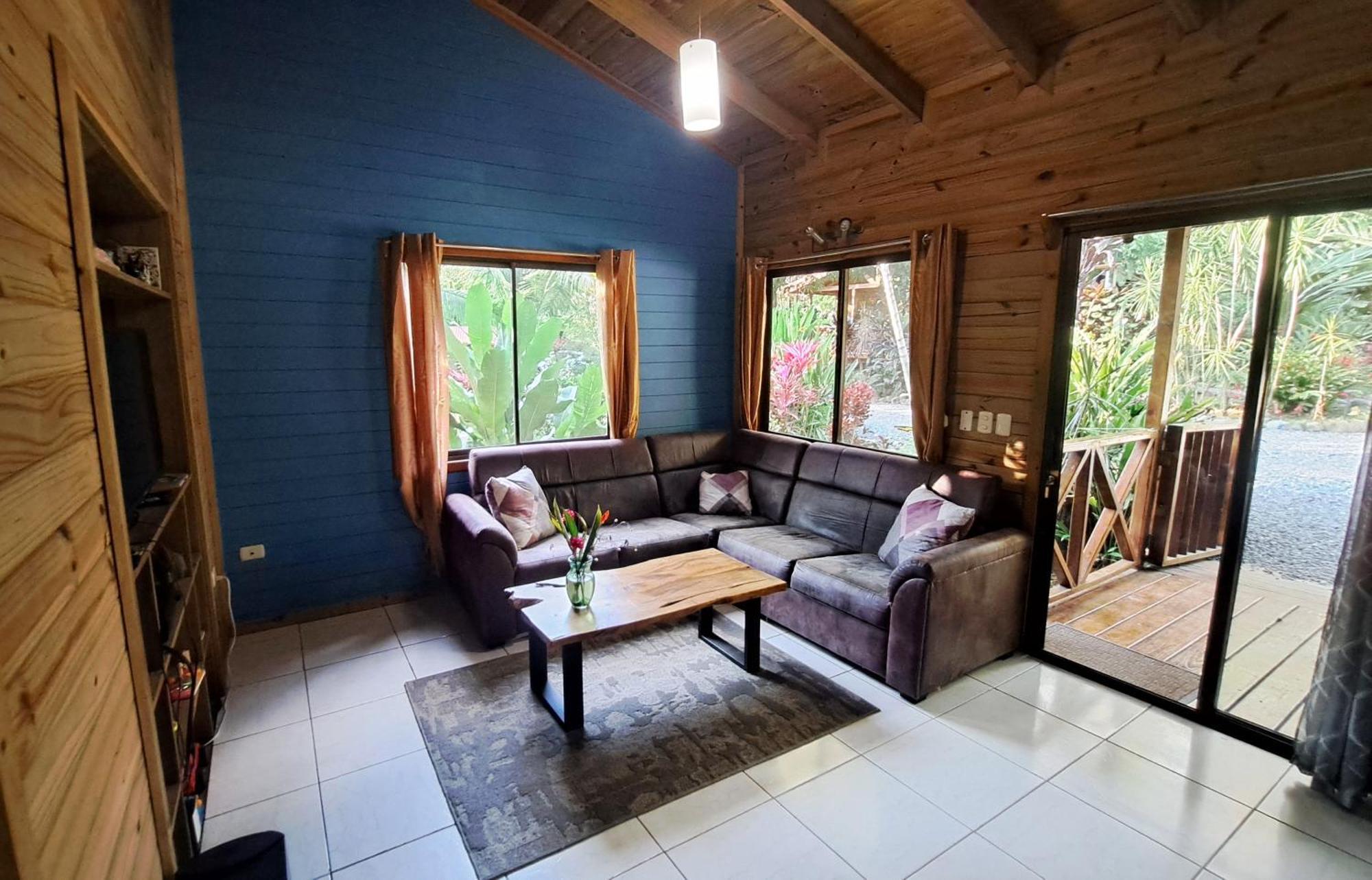 Cabinas Costa Tropicana Lodge