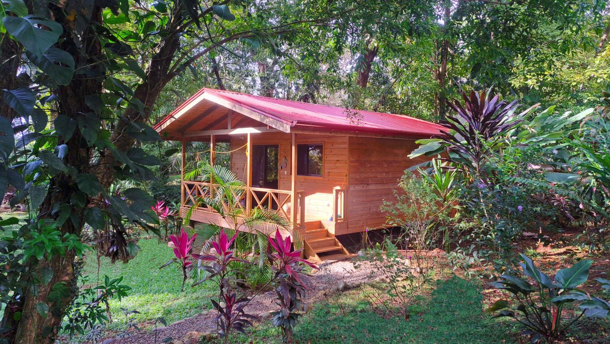 Lodge Cabinas Costa Tropicana *